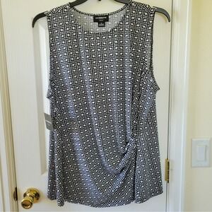 Liz Claiborne Top Tunic Size 1X Black White Geometric Sleeveless Stretch